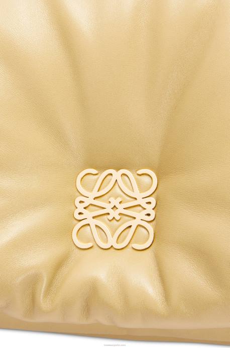 Loewe mujer bolso puffer goya de napa de cordero brillante LP64380 manteca