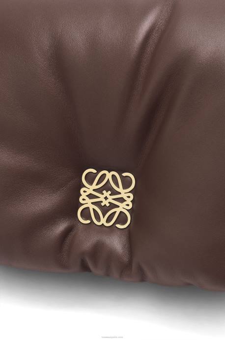 Loewe mujer bolso puffer goya de napa de cordero brillante LP64383 chocolate negro