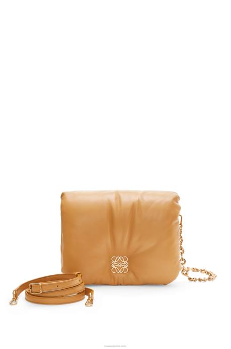 Loewe mujer bolso puffer goya de napa de cordero brillante LP64387 camello