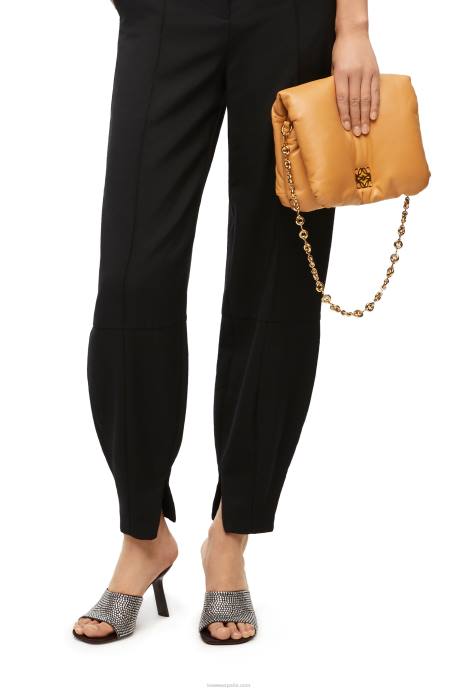 Loewe mujer bolso puffer goya de napa de cordero brillante LP64387 camello