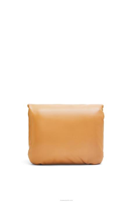 Loewe mujer bolso puffer goya de napa de cordero brillante LP64387 camello