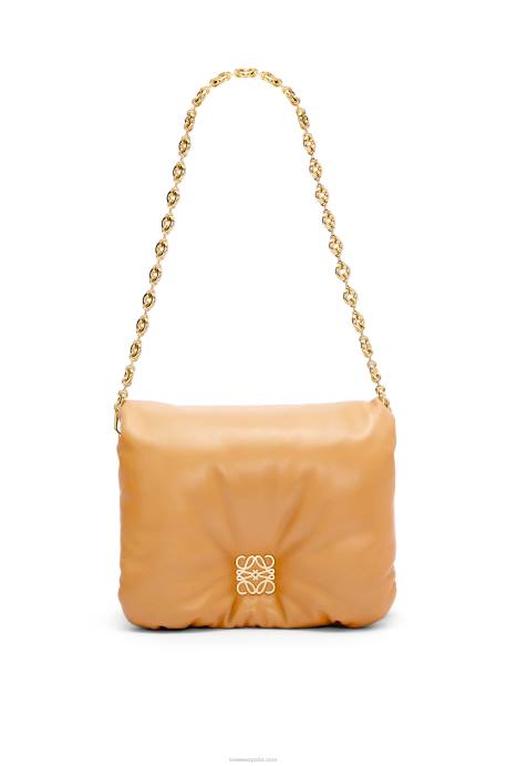 Loewe mujer bolso puffer goya de napa de cordero brillante LP64387 camello