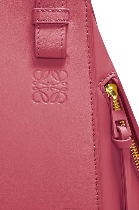 Loewe mujer Bolso compacto hamaca de piel de becerro satinada LP64488 ciruela