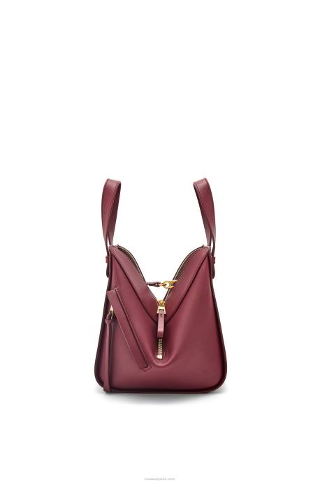 Loewe mujer bolso compacto hamaca en piel de becerro clásica LP64340 baya silvestre