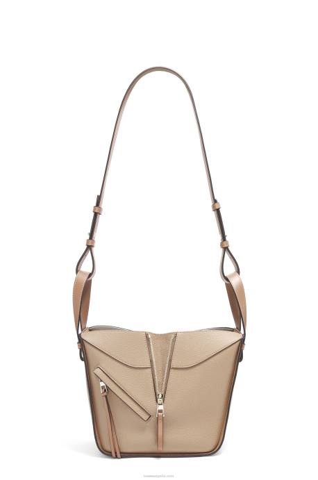 Loewe mujer bolso hamaca compacto de suave piel de becerro graneada LP64344 arena