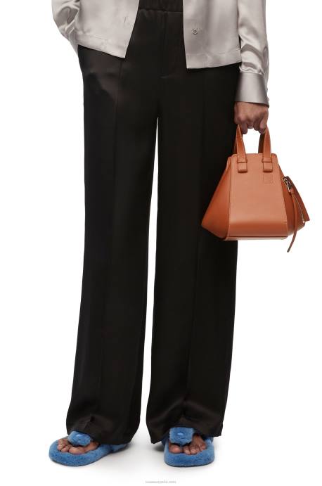 Loewe mujer bolso hamaca pequeño de piel de becerro clásica LP64469 broncearse