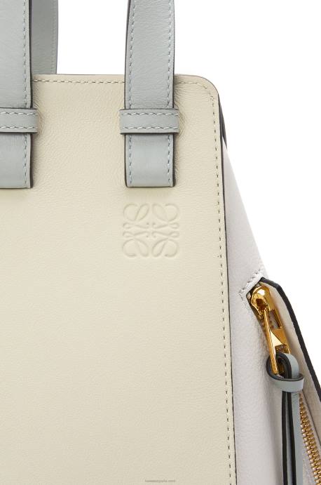 Loewe mujer bolso hamaca pequeño de piel de becerro clásica LP64514 gris ceniza/verde marmol