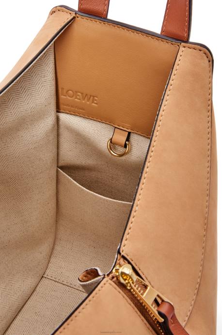 Loewe mujer bolso hamaca pequeño de piel de becerro clásica y ante LP64506 leche/desierto tibio