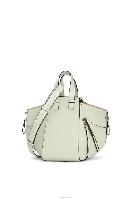 Loewe mujer bolso hamaca pequeño de suave piel de becerro graneada LP64370 celadón claro