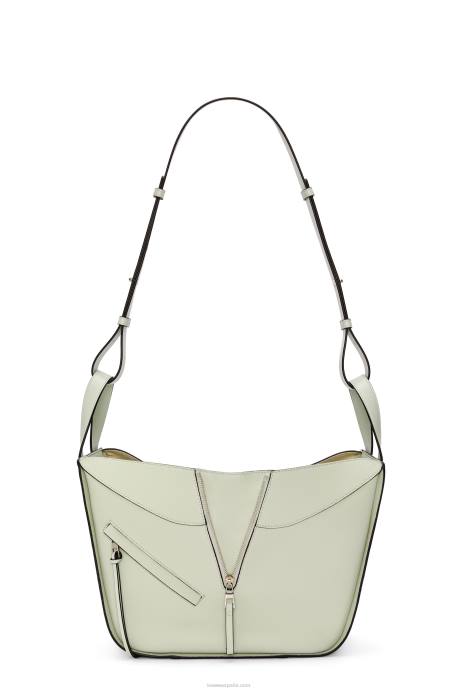 Loewe mujer bolso hamaca pequeño de suave piel de becerro graneada LP64370 celadón claro
