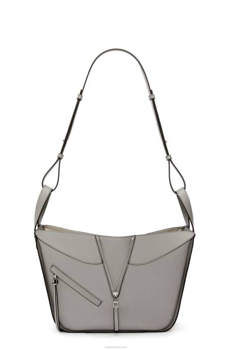 Loewe mujer bolso hamaca pequeño de suave piel de becerro graneada LP64434 Perla gris