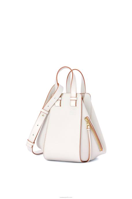 Loewe mujer bolso hamaca pequeño de suave piel de becerro graneada LP64503 blanco suave