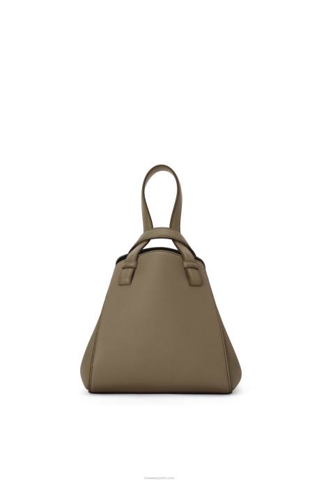 Loewe mujer bolso hammock nugget de suave piel de becerro granulada LP64500 verde laurel