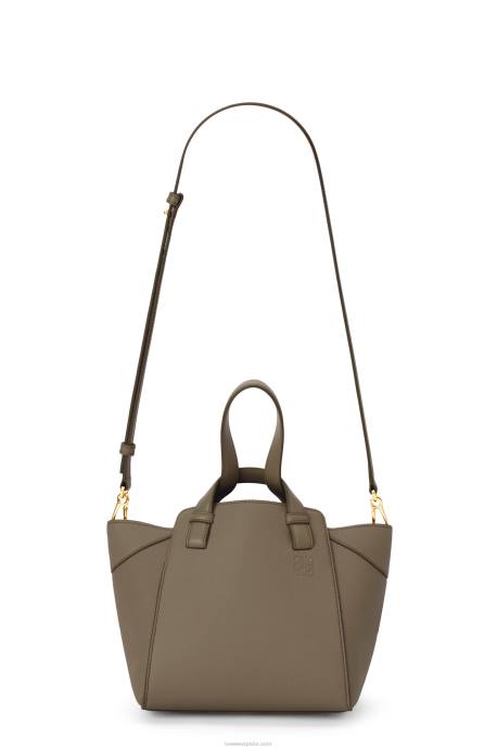 Loewe mujer bolso hammock nugget de suave piel de becerro granulada LP64500 verde laurel