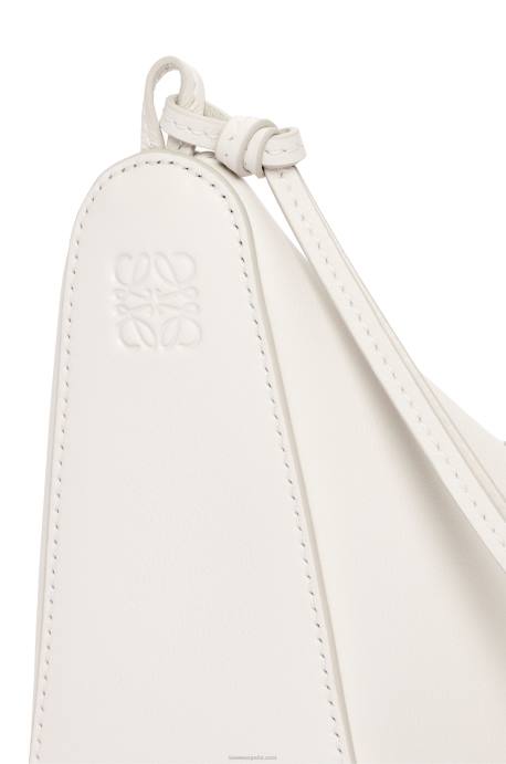 Loewe mujer bolso hobo mini hammock de piel de becerro clásica LP64324 blanco suave