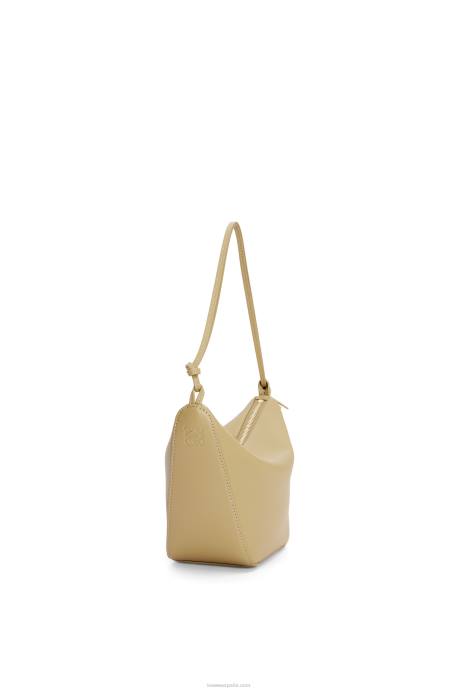 Loewe mujer bolso hobo mini hammock de piel de becerro clásica LP64325 arcilla verde