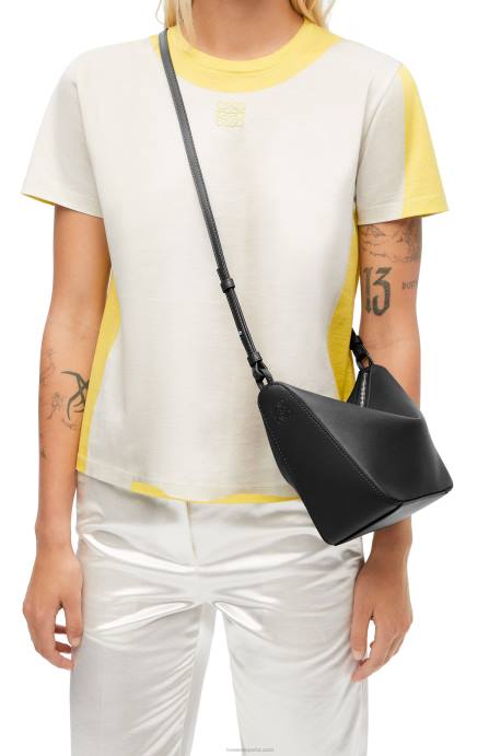 Loewe mujer bolso hobo mini hammock de piel de becerro clásica LP64329 negro