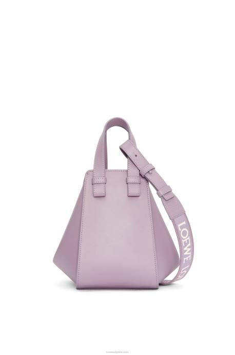 Loewe mujer hamaca compacta de piel de becerro satinada LP64312 glaseado de berenjena pálido