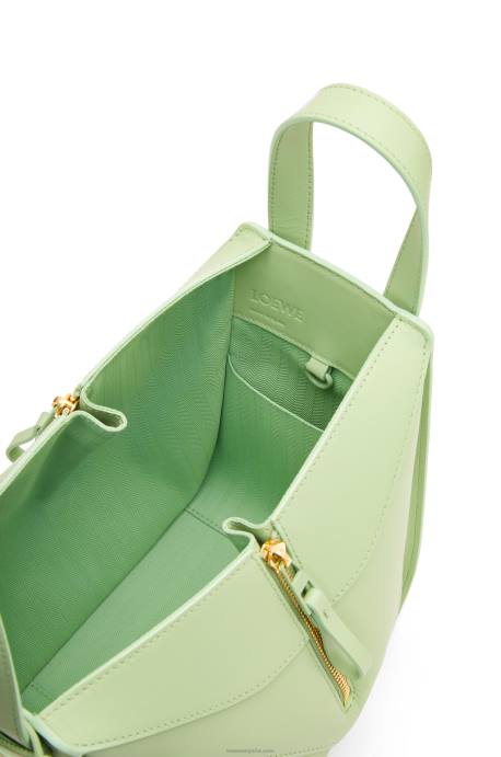 Loewe mujer hamaca compacta de piel de becerro satinada LP64408 esmalte verde lima