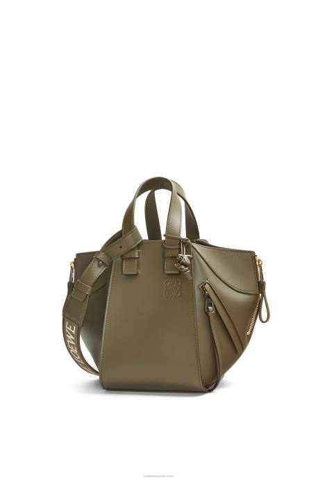Loewe mujer hamaca compacta de piel de becerro satinada LP64431 glaseado de polvo de té