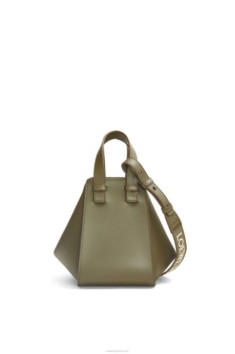 Loewe mujer hamaca compacta de piel de becerro satinada LP64431 glaseado de polvo de té