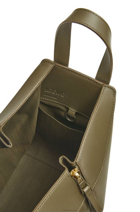 Loewe mujer hamaca compacta de piel de becerro satinada LP64431 glaseado de polvo de té