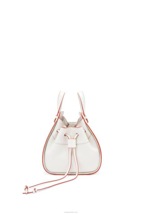 Loewe mujer mini hamaca con cordón de suave piel de becerro granulada LP64313 blanco suave