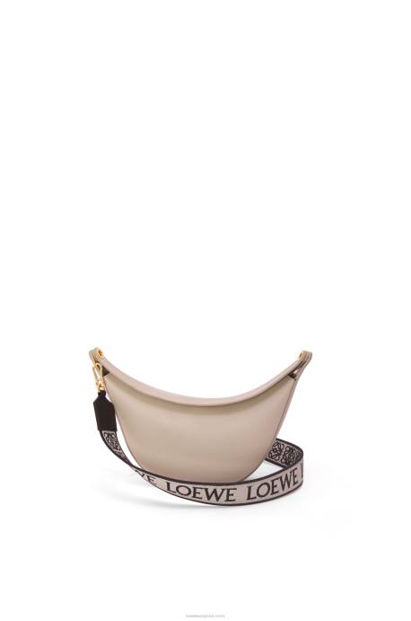 Loewe mujer Bolso luna pequeño de piel de becerro satinada y jacquard LP64475 avena ligera