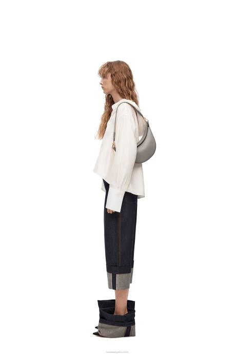 Loewe mujer Bolso luna pequeño de piel de becerro satinada y jacquard LP64476 Perla gris