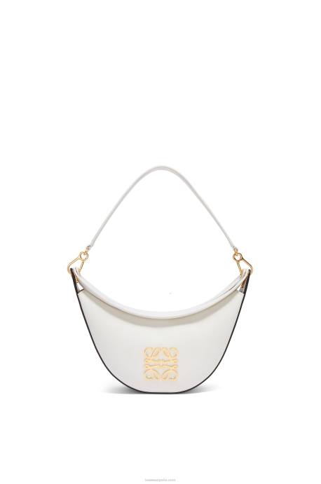 Loewe mujer bolso luna pequeño de piel de becerro satinada LP64449 blanco suave/natural