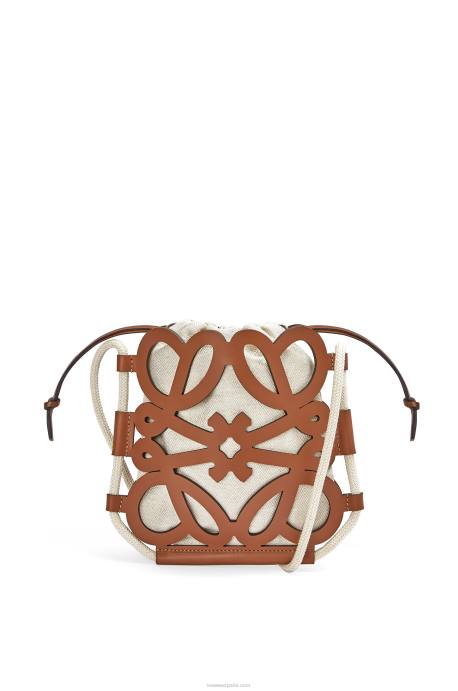 Loewe mujer bandolera con anagrama recortado en piel de becerro clásica y lona LP64327 bronceado/crudo