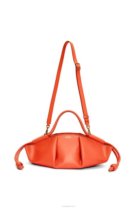 Loewe mujer bolso paseo pequeño de piel de becerro napa brillante LP64349 amanecer naranja