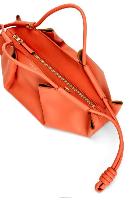 Loewe mujer bolso paseo pequeño de piel de becerro napa brillante LP64349 amanecer naranja