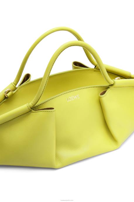 Loewe mujer bolso paseo pequeño de piel de becerro napa brillante LP64419 amarillo lima