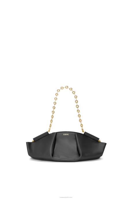 Loewe mujer bolso paseo pequeño de piel de becerro napa brillante con cadena LP64402 negro