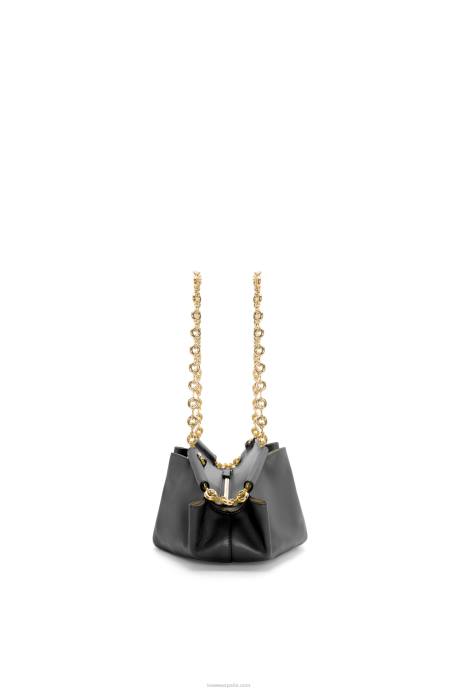 Loewe mujer bolso paseo pequeño de piel de becerro napa brillante con cadena LP64402 negro
