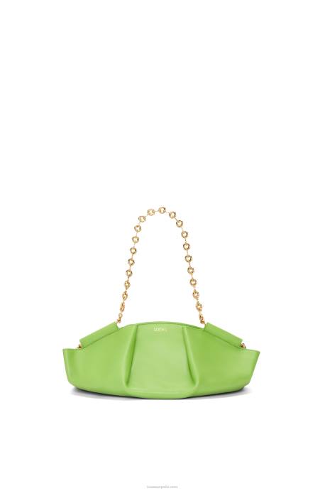 Loewe mujer bolso paseo pequeño de piel de becerro napa brillante con cadena LP64422 manzana verde