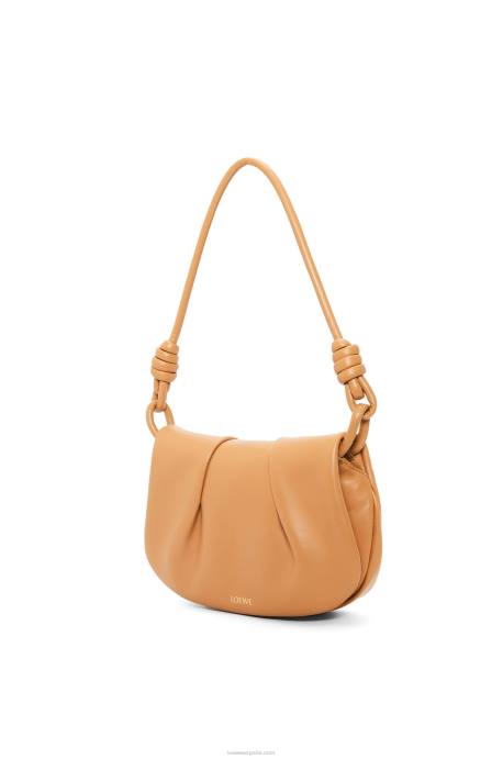 Loewe mujer bolso satchel paseo de piel de becerro napa brillante LP64334 cálido desierto