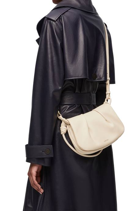 Loewe mujer bolso satchel paseo de piel de becerro napa brillante LP64336 angora