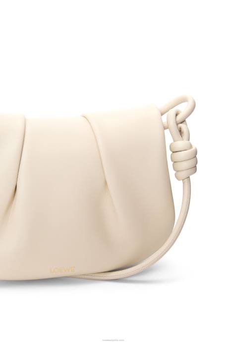 Loewe mujer bolso satchel paseo de piel de becerro napa brillante LP64336 angora
