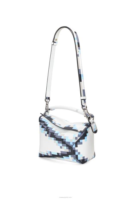 Loewe mujer bolso pequeño con borde de rompecabezas pixelado de piel de becerro satinada LP64395 blanco