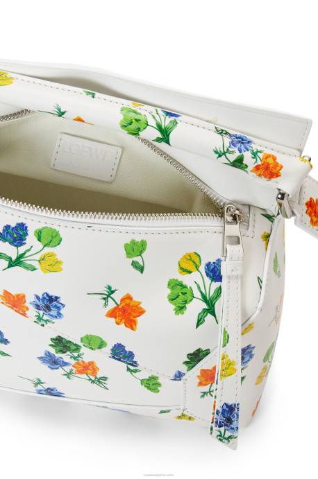 Loewe mujer bolso pequeño con borde rompecabezas de flores de piel de becerro satinada LP64394 blanco/multicolor
