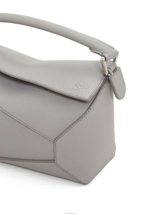 Loewe mujer bolso puzzle edge pequeño de suave piel de becerro graneada LP64366 Perla gris