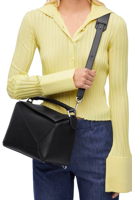 Loewe mujer bolso puzzle en piel de becerro clásica LP64479 negro