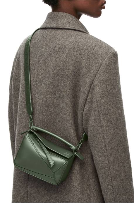 Loewe mujer bolso puzzle mini de piel de becerro satinada LP64270 caqui de la vendimia