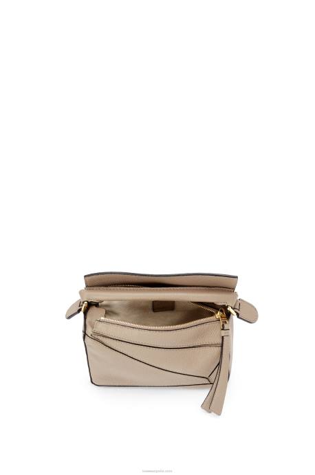 Loewe mujer bolso puzzle mini de suave piel de becerro granulada LP64220 arena