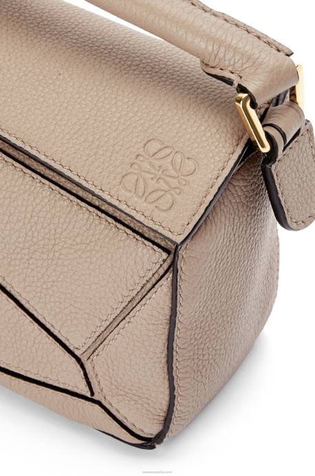 Loewe mujer bolso puzzle mini de suave piel de becerro granulada LP64220 arena
