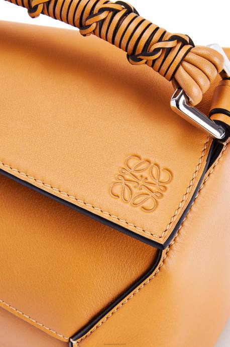 Loewe mujer bolso puzzle pequeño de napa de becerro LP64517 cálido desierto