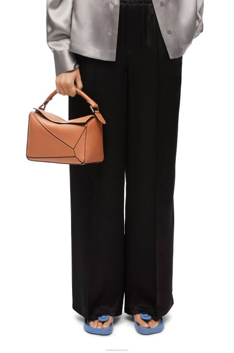 Loewe mujer bolso puzzle pequeño de piel de becerro clásica LP64364 broncearse