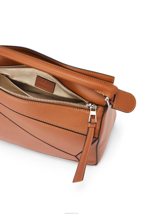 Loewe mujer bolso puzzle pequeño de piel de becerro clásica LP64364 broncearse
